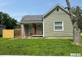 421 18TH Street, Herrin, Illinois 62948, 2 Bedrooms Bedrooms, 0 ,1 BathroomBathrooms,Residential,For Sale,18TH,0,RMAEB457339