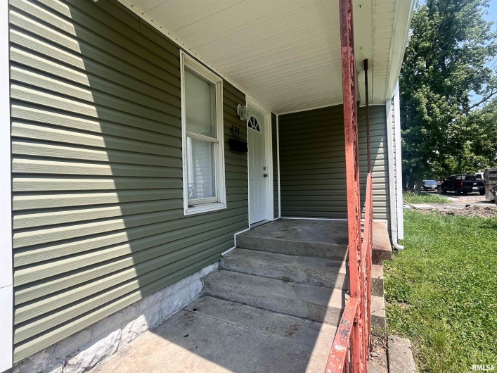 421 18TH Street, Herrin, Illinois 62948, 2 Bedrooms Bedrooms, 0 ,1 BathroomBathrooms,Residential,For Sale,18TH,0,RMAEB457339