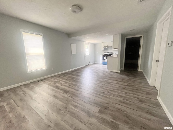 421 18TH Street, Herrin, Illinois 62948, 2 Bedrooms Bedrooms, 0 ,1 BathroomBathrooms,Residential,For Sale,18TH,0,RMAEB457339