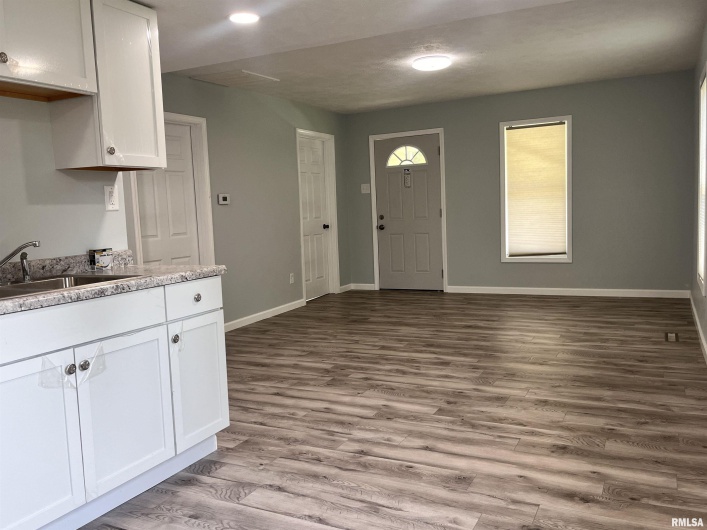 421 18TH Street, Herrin, Illinois 62948, 2 Bedrooms Bedrooms, 0 ,1 BathroomBathrooms,Residential,For Sale,18TH,0,RMAEB457339