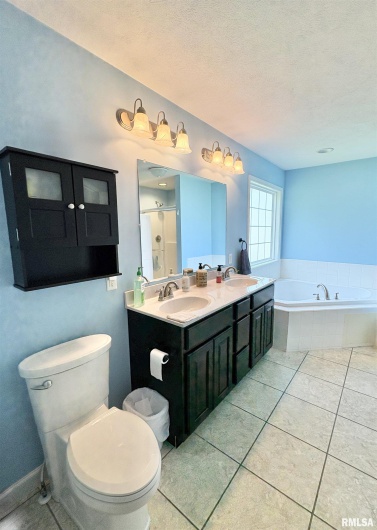 6005 CHANDLER Drive, Carterville, Illinois 62918, 4 Bedrooms Bedrooms, 0 ,2 BathroomsBathrooms,Residential,For Sale,CHANDLER,0,RMAEB458329