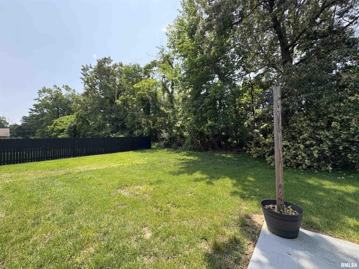 6005 CHANDLER Drive, Carterville, Illinois 62918, 4 Bedrooms Bedrooms, 0 ,2 BathroomsBathrooms,Residential,For Sale,CHANDLER,0,RMAEB458329