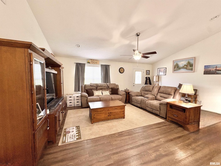 6005 CHANDLER Drive, Carterville, Illinois 62918, 4 Bedrooms Bedrooms, 0 ,2 BathroomsBathrooms,Residential,For Sale,CHANDLER,0,RMAEB458329