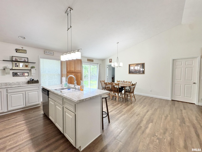 6005 CHANDLER Drive, Carterville, Illinois 62918, 4 Bedrooms Bedrooms, 0 ,2 BathroomsBathrooms,Residential,For Sale,CHANDLER,0,RMAEB458329
