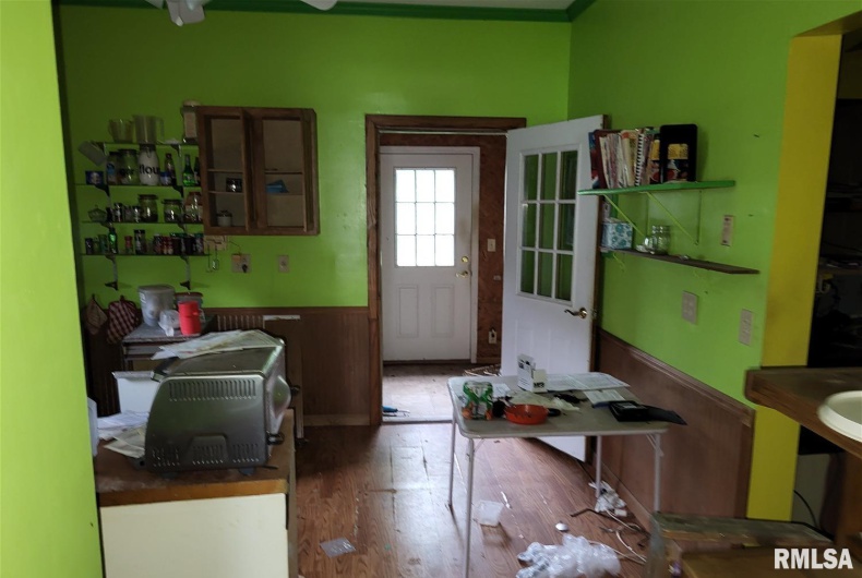 728 ILLINOIS Avenue, Carterville, Illinois 62918-2015, 2 Bedrooms Bedrooms, 0 ,1 BathroomBathrooms,Residential,For Sale,ILLINOIS,0,RMACA1037071