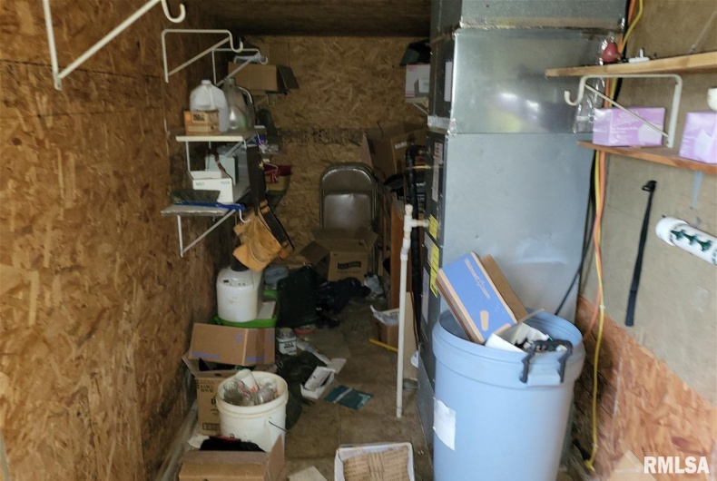 728 ILLINOIS Avenue, Carterville, Illinois 62918-2015, 2 Bedrooms Bedrooms, 0 ,1 BathroomBathrooms,Residential,For Sale,ILLINOIS,0,RMACA1037071