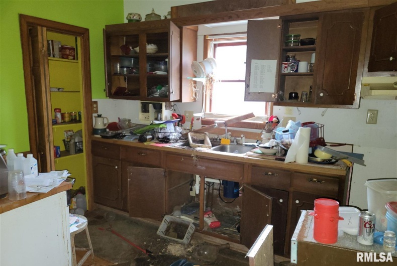 728 ILLINOIS Avenue, Carterville, Illinois 62918-2015, 2 Bedrooms Bedrooms, 0 ,1 BathroomBathrooms,Residential,For Sale,ILLINOIS,0,RMACA1037071