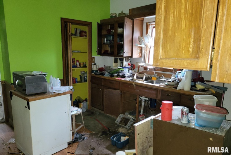 728 ILLINOIS Avenue, Carterville, Illinois 62918-2015, 2 Bedrooms Bedrooms, 0 ,1 BathroomBathrooms,Residential,For Sale,ILLINOIS,0,RMACA1037071