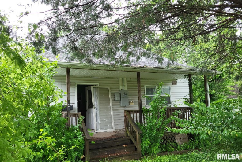 728 ILLINOIS Avenue, Carterville, Illinois 62918-2015, 2 Bedrooms Bedrooms, 0 ,1 BathroomBathrooms,Residential,For Sale,ILLINOIS,0,RMACA1037071