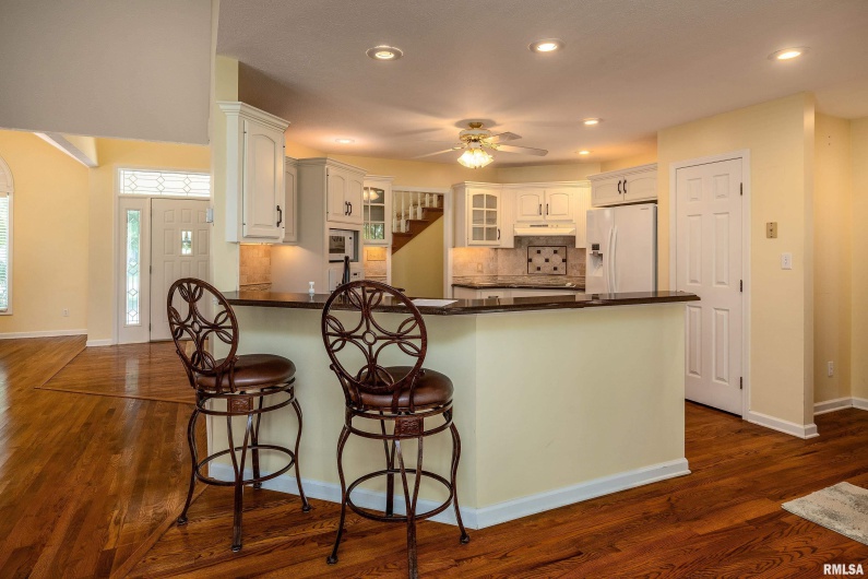1803 DAWN Drive, Marion, Illinois 62959, 4 Bedrooms Bedrooms, 0 ,2 BathroomsBathrooms,Residential,For Sale,DAWN,0,RMAEB458330