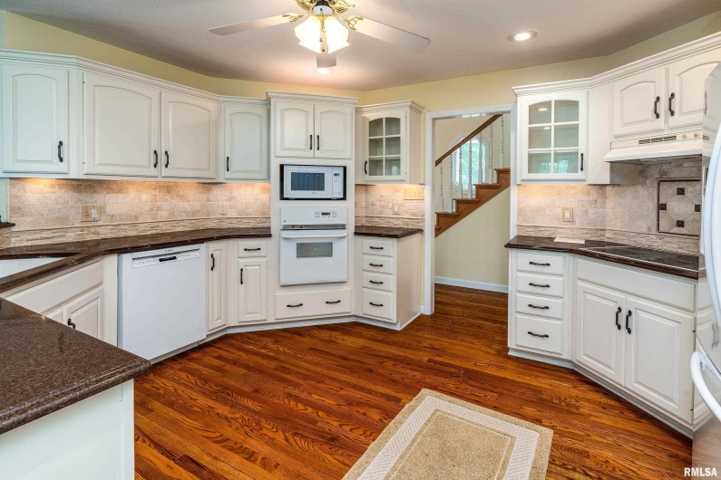 1803 DAWN Drive, Marion, Illinois 62959, 4 Bedrooms Bedrooms, 0 ,2 BathroomsBathrooms,Residential,For Sale,DAWN,0,RMAEB458330
