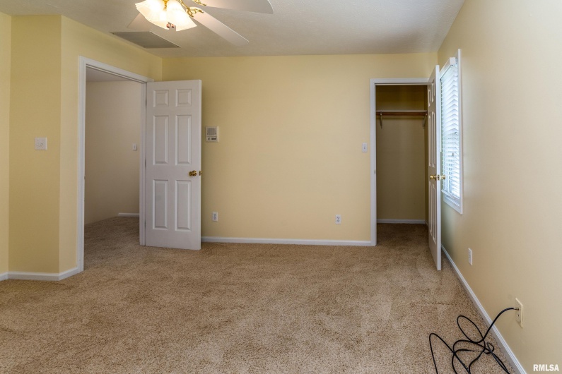 1803 DAWN Drive, Marion, Illinois 62959, 4 Bedrooms Bedrooms, 0 ,2 BathroomsBathrooms,Residential,For Sale,DAWN,0,RMAEB458330