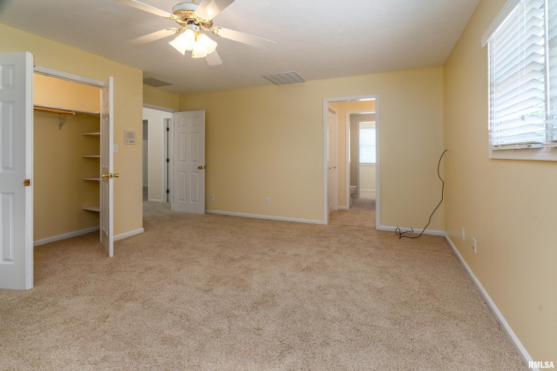 1803 DAWN Drive, Marion, Illinois 62959, 4 Bedrooms Bedrooms, 0 ,2 BathroomsBathrooms,Residential,For Sale,DAWN,0,RMAEB458330