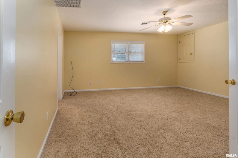 1803 DAWN Drive, Marion, Illinois 62959, 4 Bedrooms Bedrooms, 0 ,2 BathroomsBathrooms,Residential,For Sale,DAWN,0,RMAEB458330