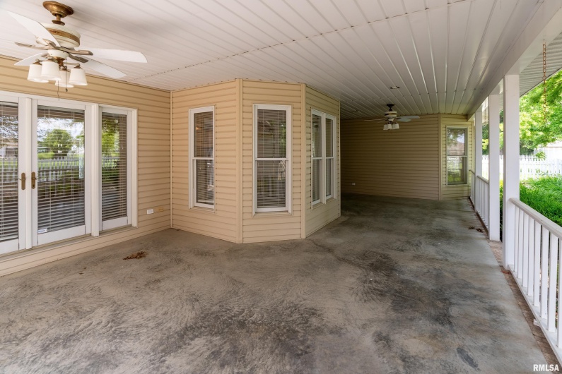 1803 DAWN Drive, Marion, Illinois 62959, 4 Bedrooms Bedrooms, 0 ,2 BathroomsBathrooms,Residential,For Sale,DAWN,0,RMAEB458330
