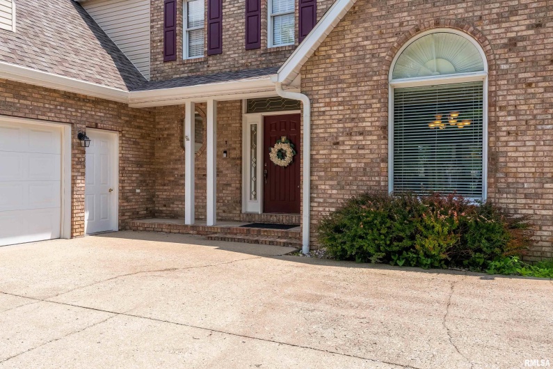 1803 DAWN Drive, Marion, Illinois 62959, 4 Bedrooms Bedrooms, 0 ,2 BathroomsBathrooms,Residential,For Sale,DAWN,0,RMAEB458330