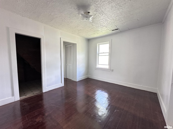 329 BROADWAY Avenue, Goreville, Illinois 62939, 2 Bedrooms Bedrooms, 0 ,1 BathroomBathrooms,Residential,For Sale,BROADWAY,0,RMAEB458316