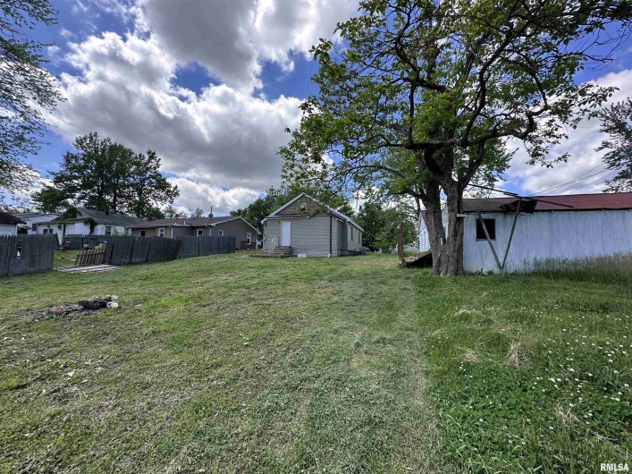 329 BROADWAY Avenue, Goreville, Illinois 62939, 2 Bedrooms Bedrooms, 0 ,1 BathroomBathrooms,Residential,For Sale,BROADWAY,0,RMAEB458316