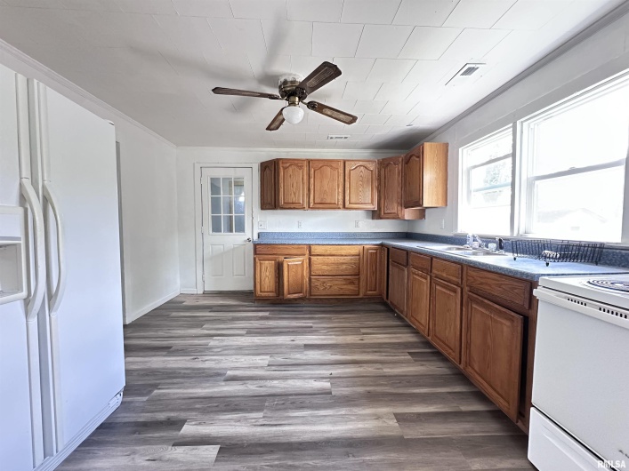 329 BROADWAY Avenue, Goreville, Illinois 62939, 2 Bedrooms Bedrooms, 0 ,1 BathroomBathrooms,Residential,For Sale,BROADWAY,0,RMAEB458316