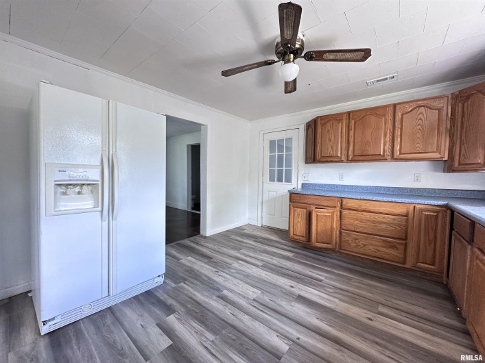 329 BROADWAY Avenue, Goreville, Illinois 62939, 2 Bedrooms Bedrooms, 0 ,1 BathroomBathrooms,Residential,For Sale,BROADWAY,0,RMAEB458316