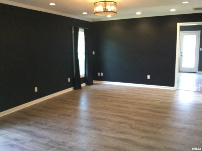 109 EVERGREEN Drive, Anna, Illinois 62906, 3 Bedrooms Bedrooms, 0 ,3 BathroomsBathrooms,Residential,For Sale,EVERGREEN,0,RMAQC4261960