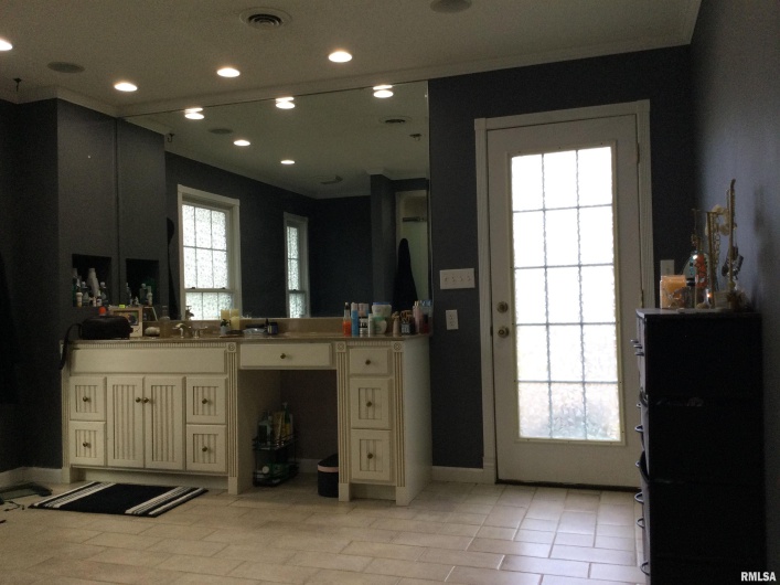 109 EVERGREEN Drive, Anna, Illinois 62906, 3 Bedrooms Bedrooms, 0 ,3 BathroomsBathrooms,Residential,For Sale,EVERGREEN,0,RMAQC4261960