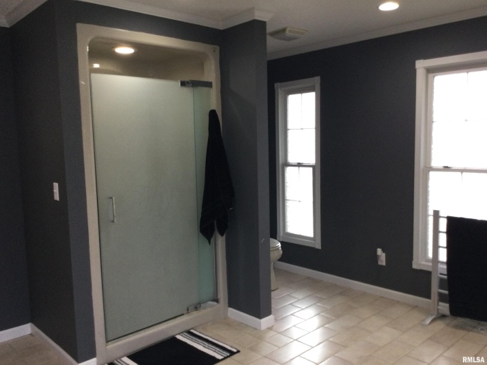 109 EVERGREEN Drive, Anna, Illinois 62906, 3 Bedrooms Bedrooms, 0 ,3 BathroomsBathrooms,Residential,For Sale,EVERGREEN,0,RMAQC4261960