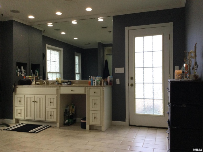 109 EVERGREEN Drive, Anna, Illinois 62906, 3 Bedrooms Bedrooms, 0 ,3 BathroomsBathrooms,Residential,For Sale,EVERGREEN,0,RMAQC4261960