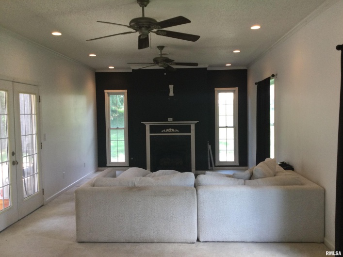 109 EVERGREEN Drive, Anna, Illinois 62906, 3 Bedrooms Bedrooms, 0 ,3 BathroomsBathrooms,Residential,For Sale,EVERGREEN,0,RMAQC4261960