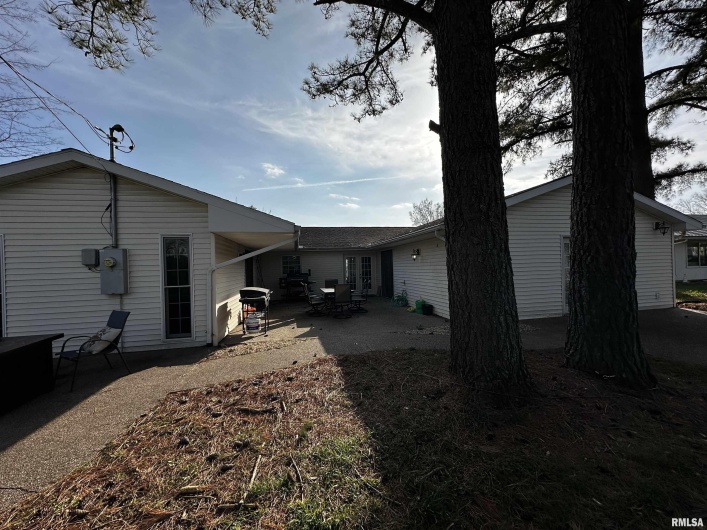 109 EVERGREEN Drive, Anna, Illinois 62906, 3 Bedrooms Bedrooms, 0 ,3 BathroomsBathrooms,Residential,For Sale,EVERGREEN,0,RMAQC4261960