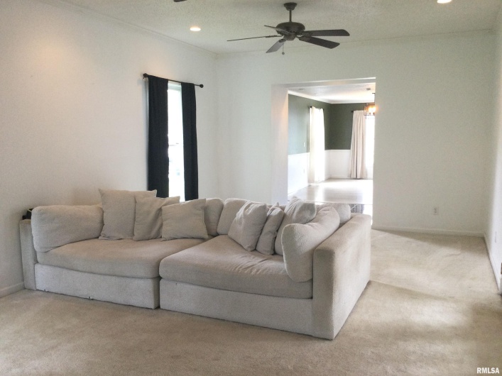 109 EVERGREEN Drive, Anna, Illinois 62906, 3 Bedrooms Bedrooms, 0 ,3 BathroomsBathrooms,Residential,For Sale,EVERGREEN,0,RMAQC4261960