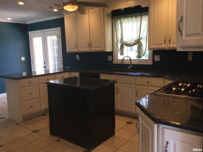 109 EVERGREEN Drive, Anna, Illinois 62906, 3 Bedrooms Bedrooms, 0 ,3 BathroomsBathrooms,Residential,For Sale,EVERGREEN,0,RMAQC4261960