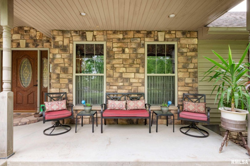1300 Brewster Road, Herrin, Illinois 62948, 5 Bedrooms Bedrooms, 0 ,3 BathroomsBathrooms,Residential,For Sale,Brewster,0,RMAQC4264185