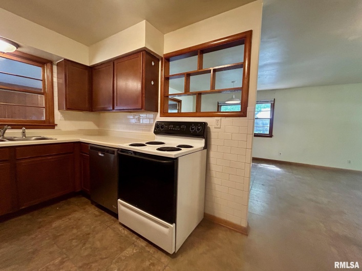 1217 Freeman Street, Carbondale, Illinois 62901, 4 Bedrooms Bedrooms, 0 ,1 BathroomBathrooms,Residential,For Sale,Freeman,0,RMAEB458341