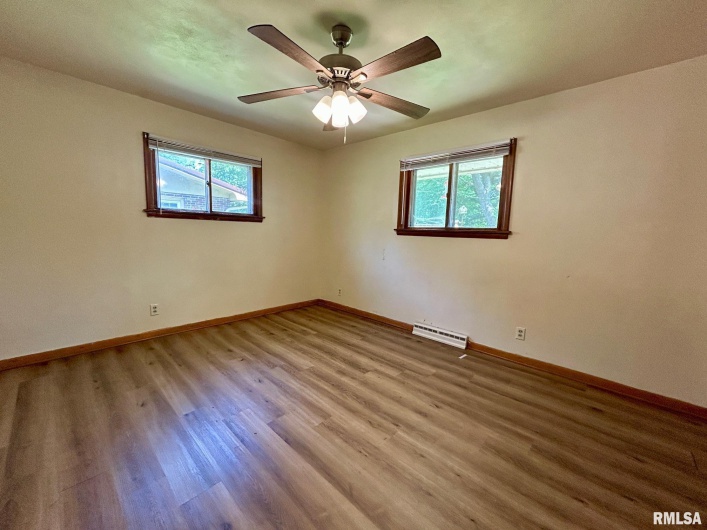 1217 Freeman Street, Carbondale, Illinois 62901, 4 Bedrooms Bedrooms, 0 ,1 BathroomBathrooms,Residential,For Sale,Freeman,0,RMAEB458341