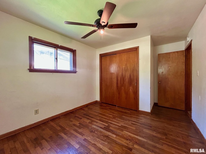 1217 Freeman Street, Carbondale, Illinois 62901, 4 Bedrooms Bedrooms, 0 ,1 BathroomBathrooms,Residential,For Sale,Freeman,0,RMAEB458341