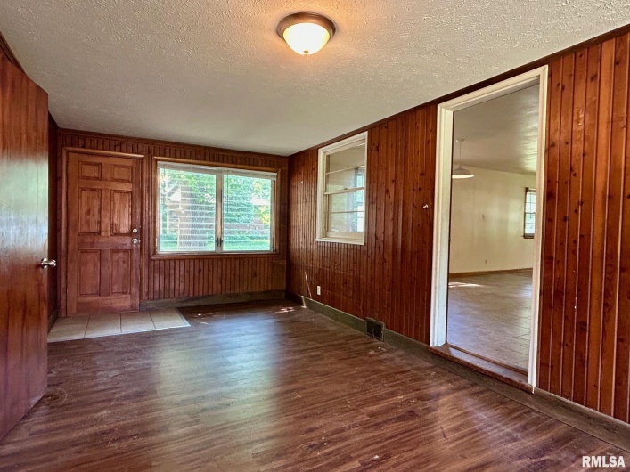 1217 Freeman Street, Carbondale, Illinois 62901, 4 Bedrooms Bedrooms, 0 ,1 BathroomBathrooms,Residential,For Sale,Freeman,0,RMAEB458341