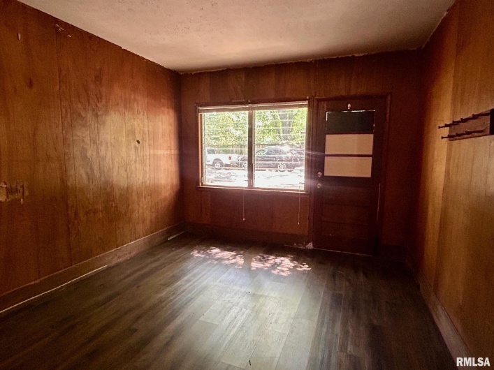 1217 Freeman Street, Carbondale, Illinois 62901, 4 Bedrooms Bedrooms, 0 ,1 BathroomBathrooms,Residential,For Sale,Freeman,0,RMAEB458341