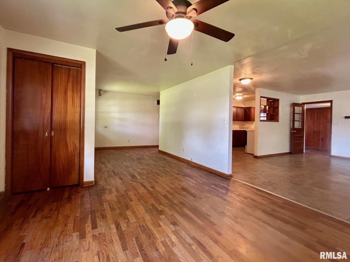 1217 Freeman Street, Carbondale, Illinois 62901, 4 Bedrooms Bedrooms, 0 ,1 BathroomBathrooms,Residential,For Sale,Freeman,0,RMAEB458341