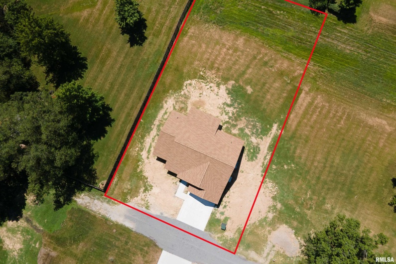 109 Brase Street, Marion, Illinois 62959, 3 Bedrooms Bedrooms, 0 ,2 BathroomsBathrooms,Residential,For Sale,Brase,0,RMAQC4264189