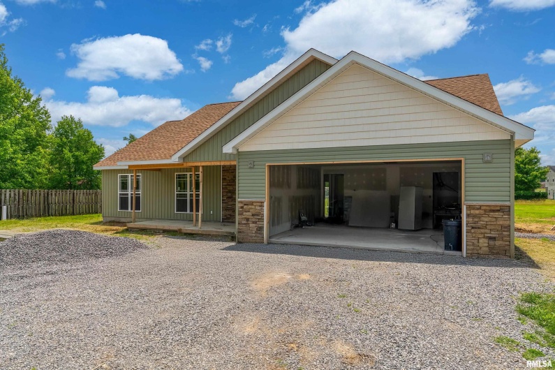 109 Brase Street, Marion, Illinois 62959, 3 Bedrooms Bedrooms, 0 ,2 BathroomsBathrooms,Residential,For Sale,Brase,0,RMAQC4264189