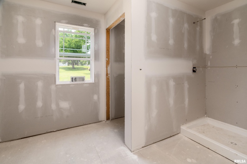 109 Brase Street, Marion, Illinois 62959, 3 Bedrooms Bedrooms, 0 ,2 BathroomsBathrooms,Residential,For Sale,Brase,0,RMAQC4264189