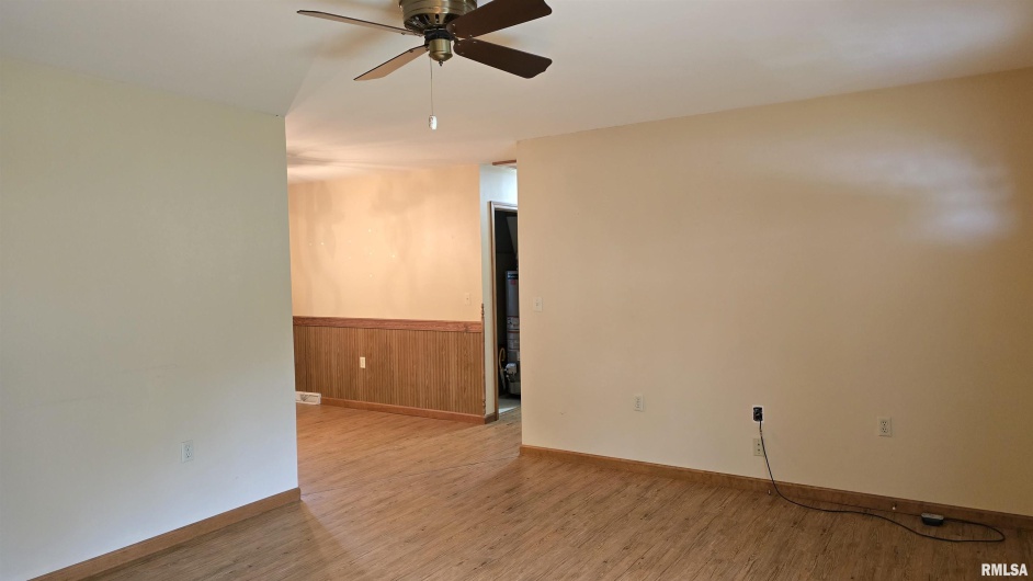 400 Old Broughton Road, Eldorado, Illinois 62930-3539, 3 Bedrooms Bedrooms, 0 ,1 BathroomBathrooms,Residential,For Sale,Old Broughton,0,RMAEB458344