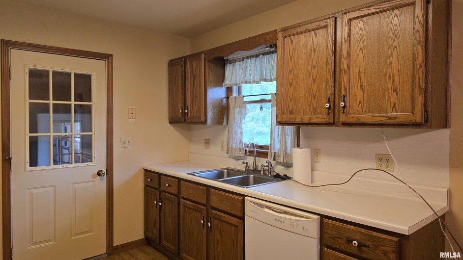 400 Old Broughton Road, Eldorado, Illinois 62930-3539, 3 Bedrooms Bedrooms, 0 ,1 BathroomBathrooms,Residential,For Sale,Old Broughton,0,RMAEB458344