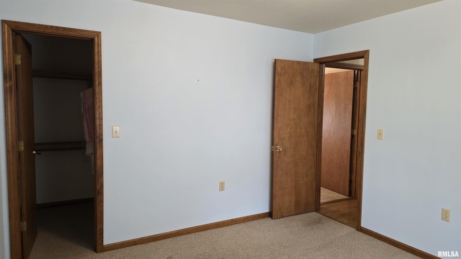 400 Old Broughton Road, Eldorado, Illinois 62930-3539, 3 Bedrooms Bedrooms, 0 ,1 BathroomBathrooms,Residential,For Sale,Old Broughton,0,RMAEB458344