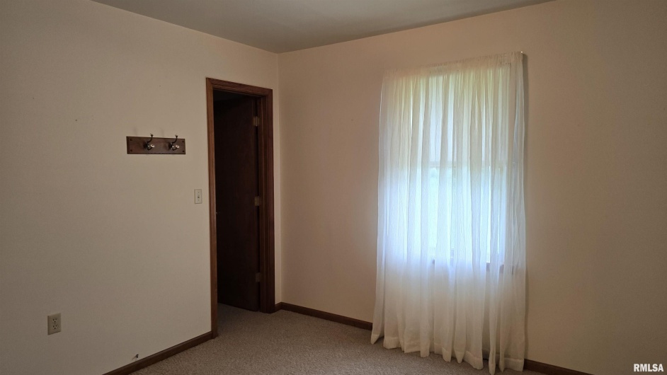 400 Old Broughton Road, Eldorado, Illinois 62930-3539, 3 Bedrooms Bedrooms, 0 ,1 BathroomBathrooms,Residential,For Sale,Old Broughton,0,RMAEB458344