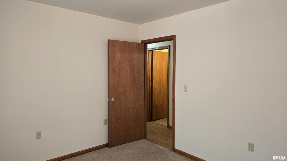 400 Old Broughton Road, Eldorado, Illinois 62930-3539, 3 Bedrooms Bedrooms, 0 ,1 BathroomBathrooms,Residential,For Sale,Old Broughton,0,RMAEB458344