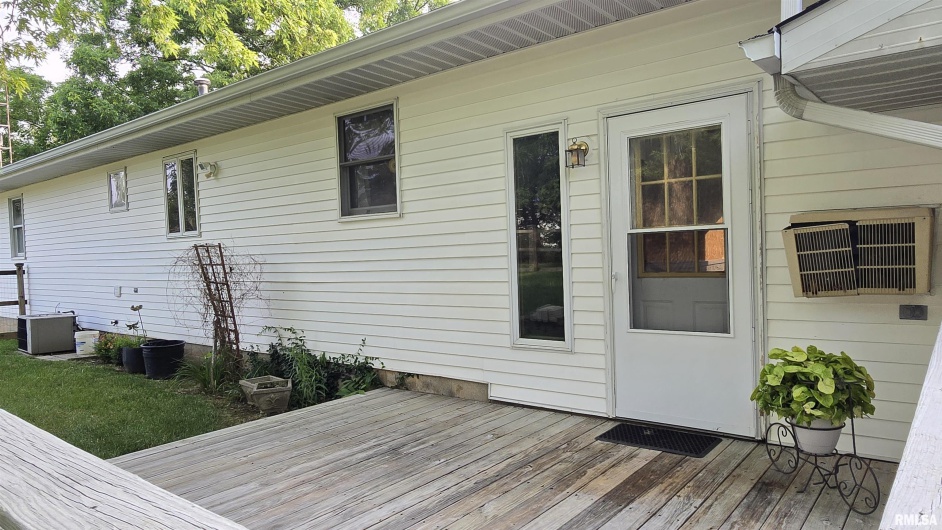 400 Old Broughton Road, Eldorado, Illinois 62930-3539, 3 Bedrooms Bedrooms, 0 ,1 BathroomBathrooms,Residential,For Sale,Old Broughton,0,RMAEB458344