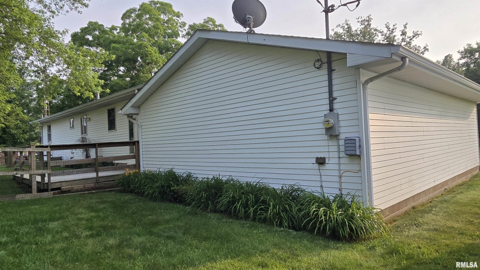 400 Old Broughton Road, Eldorado, Illinois 62930-3539, 3 Bedrooms Bedrooms, 0 ,1 BathroomBathrooms,Residential,For Sale,Old Broughton,0,RMAEB458344