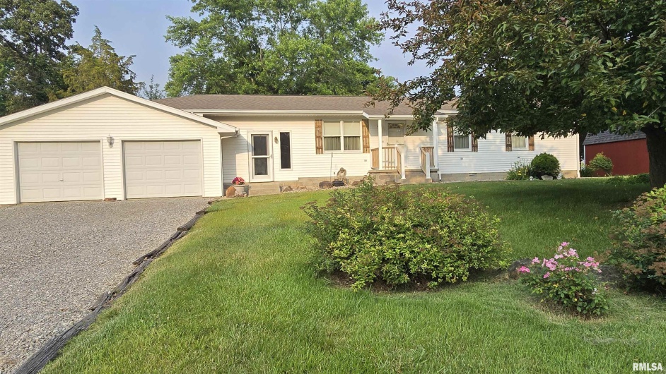 400 Old Broughton Road, Eldorado, Illinois 62930-3539, 3 Bedrooms Bedrooms, 0 ,1 BathroomBathrooms,Residential,For Sale,Old Broughton,0,RMAEB458344